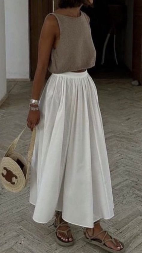 Italy Outfit Ideas, Spain Outfit, Italian Summer Outfits, European Summer Outfits, Honeymoon Outfits, Europe Outfits, Italy Outfits, Summer Capsule Wardrobe, Amazing Photo