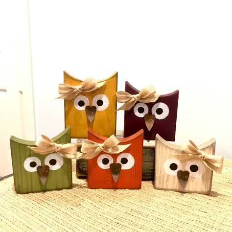 This listing is for the set of 5 owls. These cuties have been cut, sanded, painted, sanded again, then stained. They measure 3 1/2 inches wide by 4-5 inches tall and are 3/4 inches thick. Please zoom in on all pictures.   All items may have some slight imperfections which only add to the character of each and every piece. All my items for sale come ready to display! Also, I do not offer customizations nor can I take special orders at this time.   ** ALL OF MY ITEMS ARE ALREADY FINISHED AND READY TO SHIP **  Need a gift or holiday decor?  No waiting on orders   THANKS FOR LOOKING AND SUPPORTING HANDMADE  www.pinterest.com/ModernPrims Moose Wood Crafts, Popular Fall Crafts To Sell, Fall Wood Block Crafts, Wooden Owls Diy Ideas, Thanksgiving Wooden Crafts, Halloween Diy Wood Crafts, Wooden Owl Crafts Wood, 6x6 Wood Projects Ideas, Wood Owls Craft Ideas