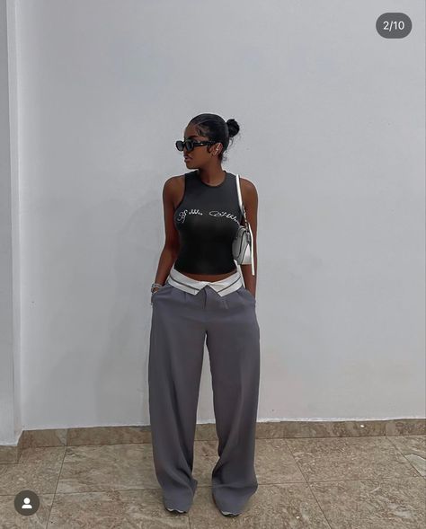 Trouser And Sneakers, Sneakers For Ladies, Finding Style, Baggy Outfits, Chic Outfits Classy, Boss Outfit, Baddie Style, Corset Blouse, Simple Fall Outfits