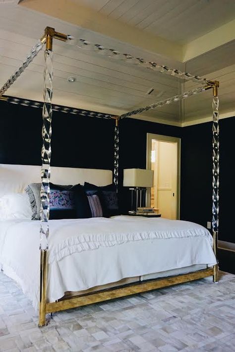 Black White And Gold Bedroom, Black Gold Bedroom, Gold Bedroom Decor, Silver Bedroom, Canopy Bedroom, Glam Bedroom, Gold Bedroom, Apartment Decor Inspiration, Canopy Bed