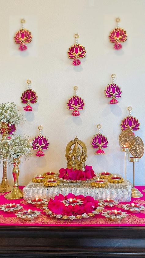 Diwali Decoration Lights, Ganpati Decoration Theme, Door Toran, Mandir Decoration, Simple Stage Decorations, Ganpati Decoration At Home, Ganapati Decoration, Diwali Decorations At Home, Easy Rangoli Designs Diwali