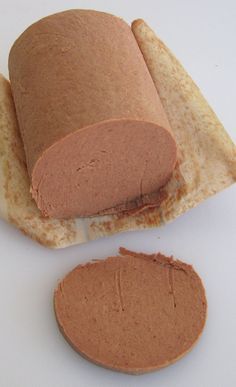 Braunschweiger Liver Sausage Homemade Liverwurst Recipe, Liverwurst Recipe, Deli Meat Recipes, Grinding Meat, Liver Sausage, Cured Meat Recipes, Sausage Making Recipes, Liverwurst, Home Made Sausage