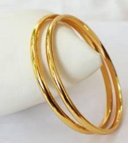 9 Beautiful 4 Gram Gold Bangles Designs And Images Plain Gold Bangles, Gold Bangles Indian, Gold Bangle Set, Bangles Gold, Bangles Design, Gold Plated Bangles, Wedding Jewellery Collection, Bangles Jewelry Designs, Gold Jewelry Simple