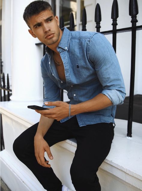 Mens Ootd, Mens Fall Fashion, Men Outfit Ideas, Jeans Street Style, Mens Summer Outfits, Blue Denim Shirt, Rugged Men, Denim Shirt Men, Dapper Style