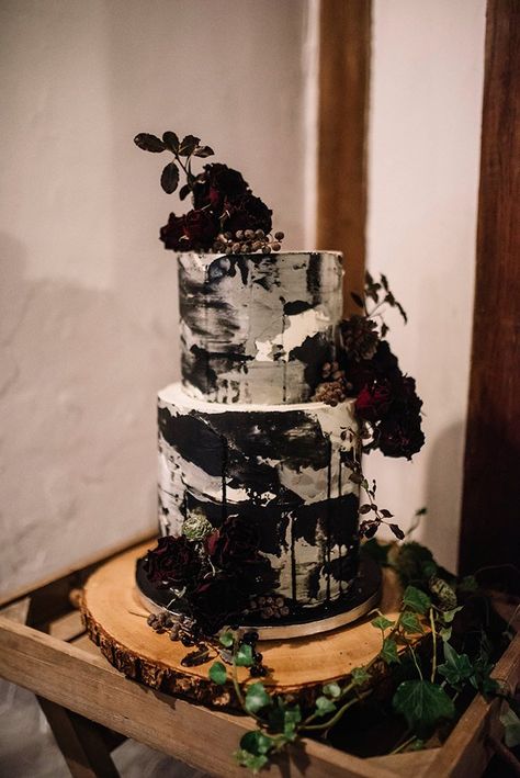 Gothic Wedding with Silver Corset Bridal Dress and Floral Headpiece Black Wedding Cake Ideas, Black And Grey Wedding, Grey Wedding Cake, Gothic Wedding Cake, Gray Wedding Cake, Black Wedding Cake, Gothic Cake, Dark Romantic Wedding, Halloween Wedding Cakes