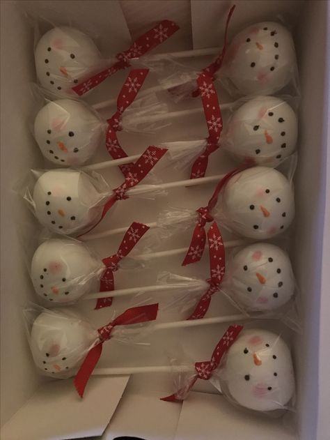 Cake Pops Weihnachten, Holiday Cake Pop, Snowman Cake Pops, Cake Pop Recipe Easy, Cake Pop Designs, Christmas Themed Cake, Xmas Desserts, Cake Pop Decorating, Snowman Cake