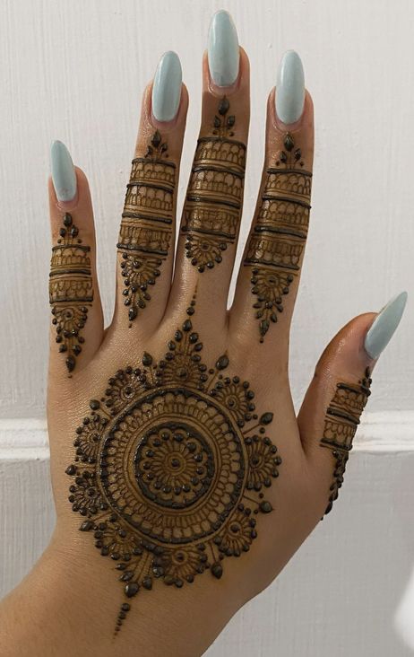 Latest Henna Designs, Mehndi Designs For Kids, Very Simple Mehndi Designs, Simple Mehndi Designs Fingers, Pretty Henna Designs, Full Mehndi Designs, Latest Bridal Mehndi Designs, Mehndi Designs Front Hand, Full Hand Mehndi Designs