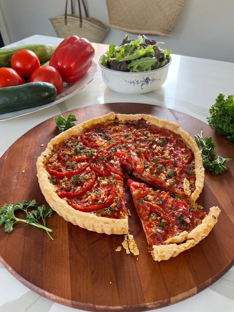 French Tomato Tart Recipe, Easy Tomato Tart Recipe, Ina Garten Tomato Tart, French Tomato Pie, European Vegetarian Recipes, French Tomato Tart, Tomatoes On The Vine Recipes, Rustic Tomato Tart, Tarts Savory