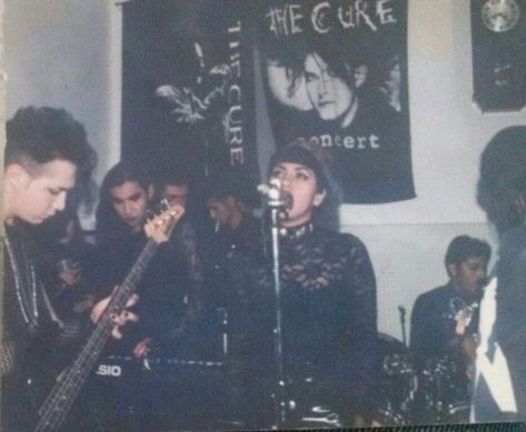 From Goth Magazine Past Present and Forever Mexican Goths 90's & Today Photos cortesía de Galia Granados Latino Goth Aesthetic, 80s Mexican Fashion, Goth Mexican Aesthetic, 90s Mexican Aesthetic, Goth Mexican, Goth Band Aesthetic, Chicana Goth, Alt Mexicans, Goth Latina Girl