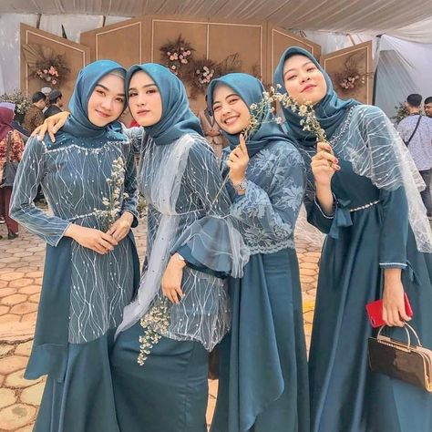 Bridesmaid Dresses Hijab Satin, Bridesmaid Dresses Hijab, Dresses Hijab, Hijab Dress Party, Muslimah Wedding, Hijab Wedding, Simple Bridesmaid Dresses, Garden Party Dress, Wedding Dress Pictures