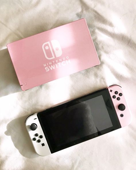 Pink Nintendo Switch, Nintendo Switch Aesthetic, Pink Switch, Nintendo Switch Case, Produk Apple, Nintendo Switch Accessories, Retro Gadgets, My Aesthetic, Gaming Tech