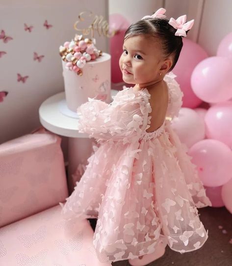 One year on and this is still one of my favourite dresses ever!!! 🩷 Maybe I'm biased but I honestly think this is the most PERFECT birthday dress 🤭🩷 Princess Ella was 2 years old here and wearing a size 2 🩷 @mikandme_ Birthday Ideas For 1 Year Girl, 2 Year Photoshoot Ideas, Two Year Photoshoot, Birthday 2 Year Girl, 1st Birthday Family Outfits, Two Year Old Birthday Party Girl, Princess Birthday Dress, Γενέθλια Mickey Mouse, Birthday Princess Dress