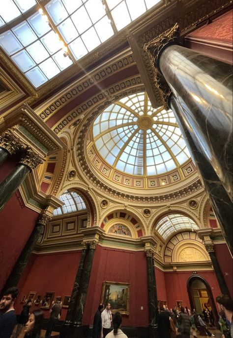 London Vacation Aesthetic, National Portrait Gallery London, London Work Aesthetic, Studying In London Aesthetic, National Gallery London Aesthetic, Working In London, London Asthetics Photos, Studying In London, Vintage London Aesthetic