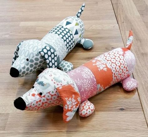 Dachshund Plushie Sewing Pattern (Jo Carter) | Craft Resource Wiki | Fandom Dog Sewing Patterns, Dachshund Pattern, Soft Toy Patterns, Handmade Plushies, Open Day, Fabric Toys, Plush Pattern, Fabric Animals, Sewing Toys