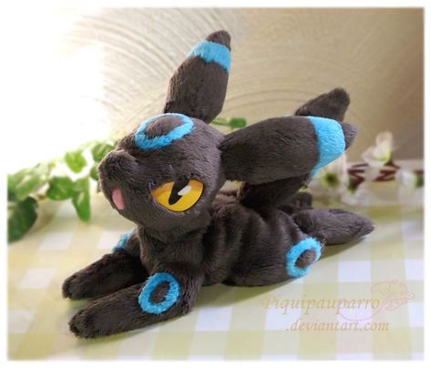 Shiny Umbreon - Handmade plush by *Piquipauparro on deviantART Umbreon Plush, German Shepherd Plush, Pokemon Beanie, Shiny Umbreon, Pokemon Stuffed Animals, Pokemon Plushies, Pokemon Dolls, Plushie Patterns, Sewing Stuffed Animals