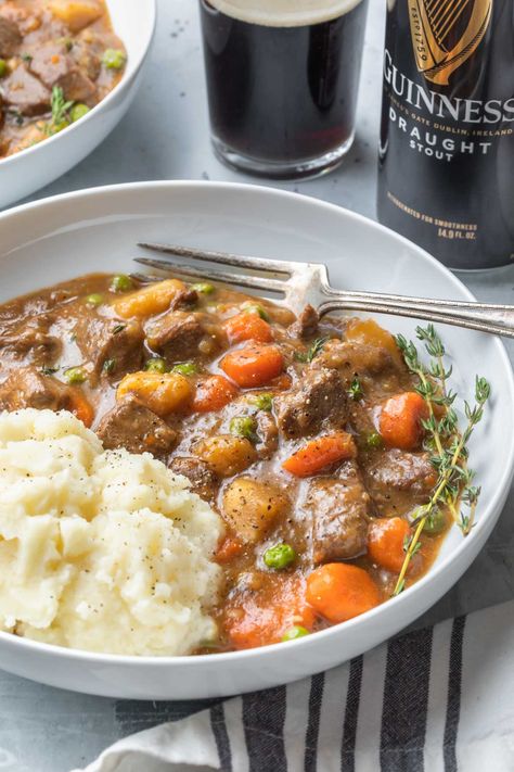 Beef Stew Mashed Potatoes, Traditional Meals Dinners, Strewing Beef Recipes, Beef Stew Over Mashed Potatoes, Stew And Mashed Potatoes, Beef Stew With Mashed Potatoes, Stew Over Mashed Potatoes, Stew With Mashed Potatoes, Traditional Irish Beef Stew