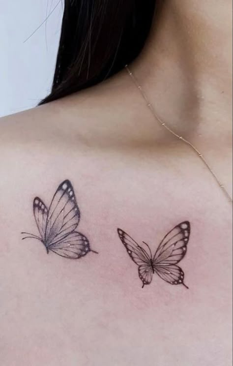 collar bone Coller Bone Tattoos Flower, Butterfly Tattoo Colar Bone, Henna Designs Collar Bone, Collar Bone Tattoo Flower, Collar Bone Tattoo Butterfly, Colar Bone Tattoo For Women, Feminine Collar Bone Tattoos, Color Bone Tattoos For Women, Butterfly Tattoo Collar Bone