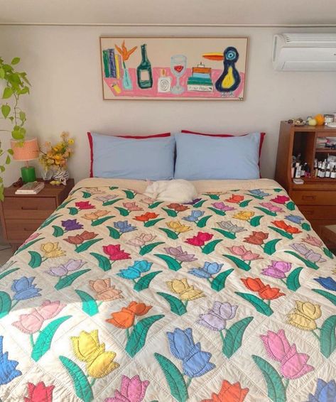 Lydia Bolton on Instagram: “Happy Sunday ft @hyunakimberly dreamy quilt 🌷🌿🦋🌻🌈” Casa Vintage, House Room, Small Room, Room Inspiration Bedroom, Dream House Decor, Dream Bedroom, Aesthetic Room Decor, My New Room, Dream Home Design