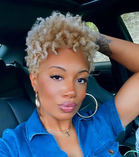 A vibe called blessed…… Afro Hair Color, Rod Curls, Blonde Twa, Tapered Twa, Short Platinum Blonde Hair, Grey Hair Looks, Natural Hair Transitioning, Tapered Natural Hair, Natural Hair Short Cuts