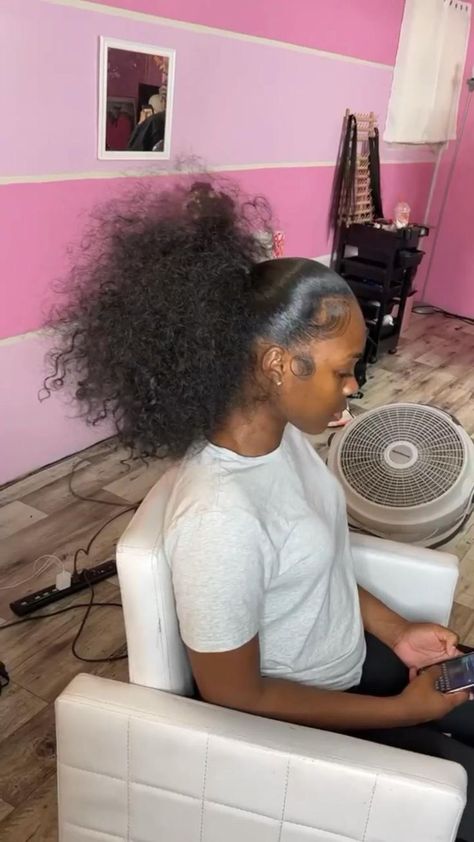 Curly Ponytail Weave, High Curly Ponytail, Braided Hairstyles For Black Women Cornrows, High Ponytail Hairstyles, Sleek Ponytail Hairstyles, Weave Ponytail Hairstyles, Cute Ponytails, Black Ponytail Hairstyles, Quick Weave Hairstyles