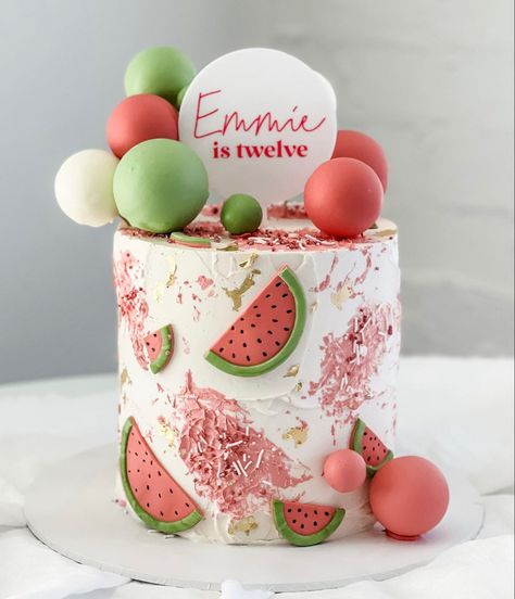 Watermelon Decorated Cake, Birthday Cake Summer Theme, Watermelon Theme Cake, Fruit Themed Cake, Watermelon Cake Design, Unique Cake Designs Creative, Summer Themed Cake, Cake Watermelon, 1 Birthday Cake