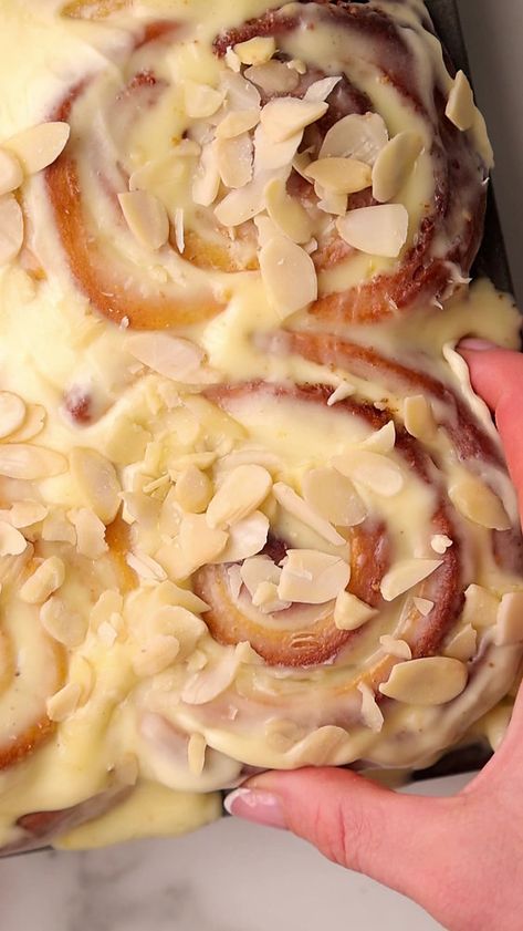 Almond Croissant Cinnamon Rolls Croissant Cinnamon Rolls, Almond Filling, Egg Free Desserts, Cinnamon Roll Recipe Homemade, Sweet Roll Recipe, Croissant Recipe, Best Cinnamon Rolls, Almond Croissant, Best Bakery