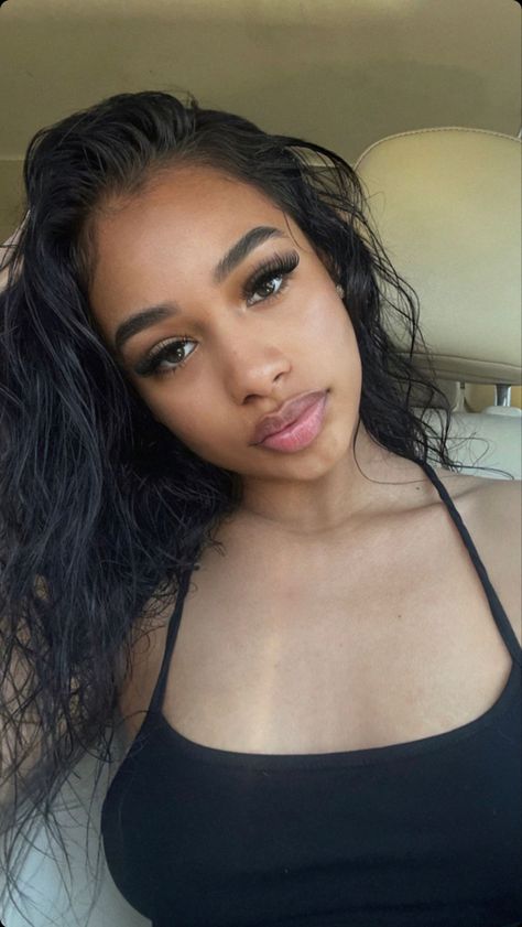 Pretty Babe, Baddie Hairstyles, Cute Selfie Ideas, Pretty Selfies, Beautiful Black Women, Pretty Face, Pretty Woman, Curly Hair, Pretty People