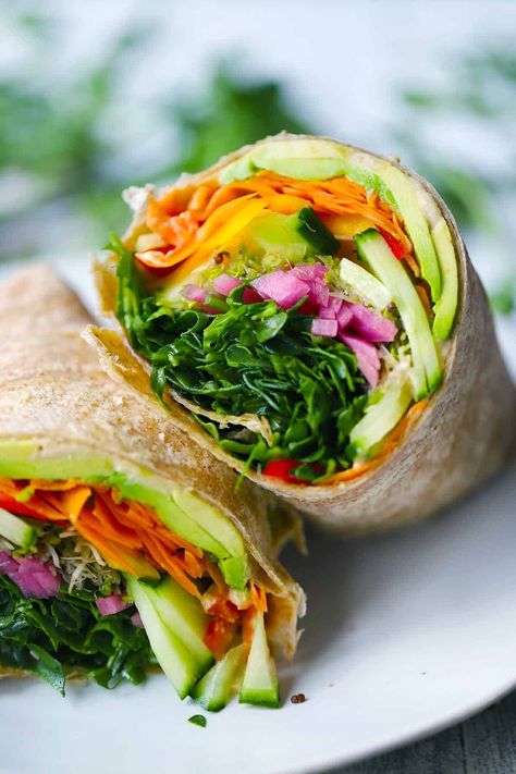 This delicious vegan veggie wrap with hummus and avocado is an easy sandwich recipe to prep for weekday lunches and is healthy, fresh, and satiating with protein and healthy fats! Wraps With Hummus, Weekday Lunches, Sandwich Sauces, Healthy Foods To Make, Vegan Wraps, Healthy Wraps, Veggie Wraps, Vegetarian Sandwich, Veggie Sandwich