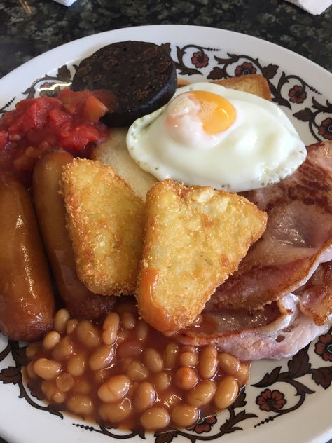 Uk Breakfast, Healthy Breakfast Menu, Pretty Breakfast, Hp Sauce, Breakfast Cafe, Breakfast Platter, Big Breakfast, The Best Breakfast, Breakfast Set