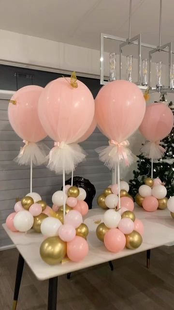 Butterfly Balloon Centerpiece, Butterfly Theme Table Decor, Balloon Centerpieces Table, Baby Shower Butterfly Theme Centerpieces, Butterfly Baby Shower Ideas Centerpieces, Butterfly Theme Centerpieces, Butterfly Centerpiece Ideas, Butterfly Theme Baby Shower Ideas, Butterfly Party Centerpieces