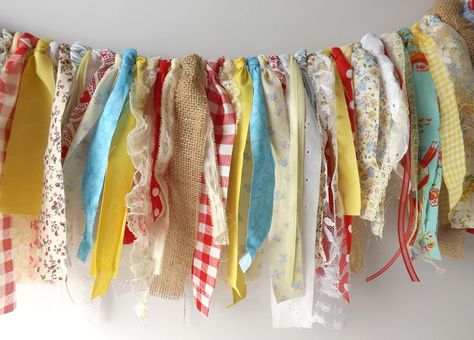 Fabric Strip Garland, Bridesmaid Bouquet Alternatives, Rag Tie Banner, Rag Garland, Garland Backdrops, Backdrop Birthday, Cottage Wedding, Summer Party Decorations, Backdrop Photo