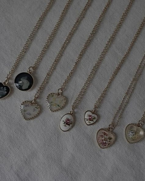 — Dainty vintage cameo floral necklaces🍸🏛🦪🦢 | www.vaiges.com [ inspo vintage antique renaissance elegant • jewelry earrings necklace rings • charm cameo flower porcelain glass ] Light Academia Jewelry, Dark Academia Jewelry, Vintage Cameo, Cameo Jewelry, Porcelain Jewelry, Floral Necklace, Elegant Jewelry, Jewelry Inspo, Earring Necklace