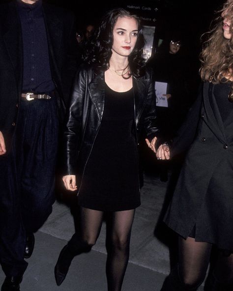 Winona Ryder Style, Winona Ryder 90s, 90s Model, 80s And 90s Fashion, 90s Fashion Outfits, Winona Ryder, 90s Outfit, I Love Her, Looks Vintage