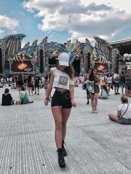 Untold Festival Outfit, Metal Festival Outfit Summer, Pal Norte Outfit, Look Show Rock, Ultra Festival Outfit, Festival Looks 2023, Electronic Music Festival Outfit, Metal Festival Outfit, Festival Inspo Outfits