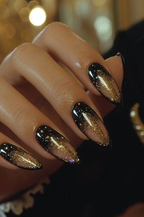 Black and Gold Nails Black With Gold Tips Nails, Gold Nails With Black Tips, Black Golden Nails, Roaring 20s Nails, Black And Gold Nails Acrylic, Black And Golden Nails, Gold Black Nails, 1920s Nails, Gold And Black Nails