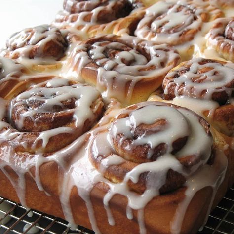 Breakfast And Brunch, Cinnabon Recipe, Cake Breakfast, Bread Machine Recipes, Cinnamon Rolls Recipe, Boiled Egg, Breakfast Cake, Bread Machine, Cinnamon Buns