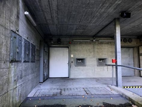 Take a look inside an ultra-secure military bunker in the Alps that stores millions of Bitcoins - Luxurylaunches Bunker Design Underground, Underground Bunker Aesthetic, Under Ground Bunker, Bunker Blueprint, Biometric Scanner, Cold Room, Military Bunkers, Cold Storage, Phone Booth