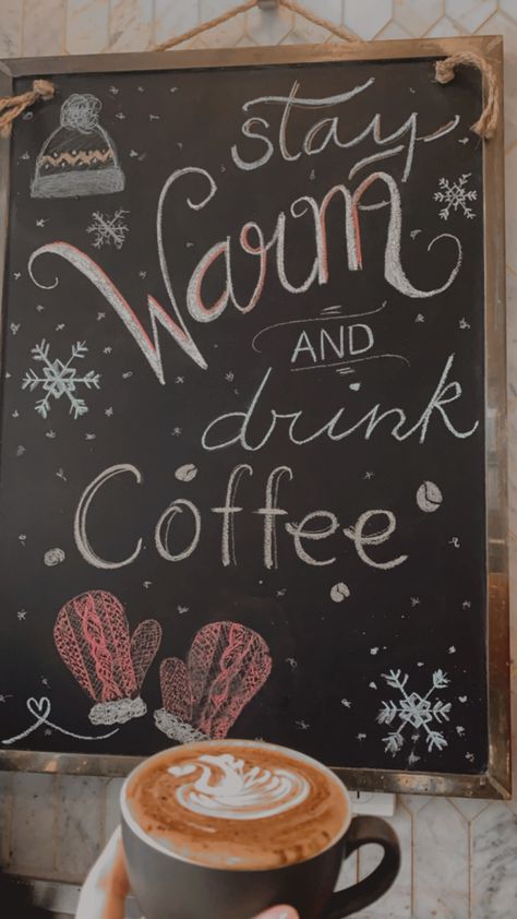 Christmas Coffee Shop Signs, Hot Chocolate Letterboard, Christmas Coffee Chalkboard Art, Coffee Shop Boards Chalkboards, Coffee Shop Board, Coffee Shop Chalkboard Signs, Chalkboard Art Coffee, Coffee Blackboard, Winter Coffee Shop