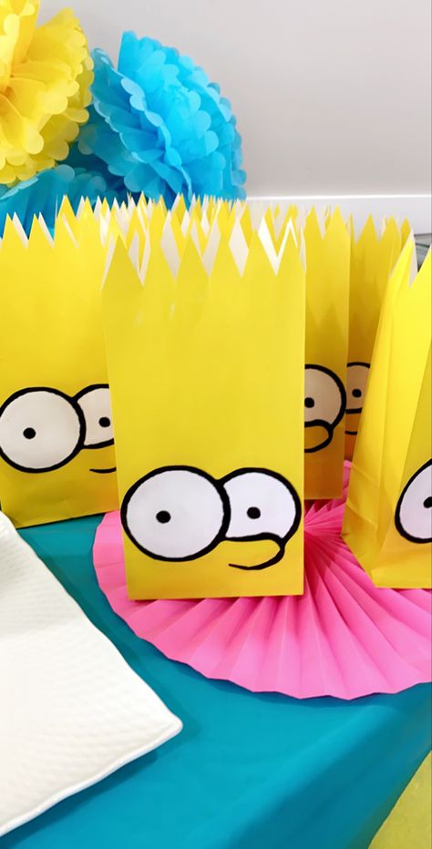 Simpson Trunk Or Treat, Simpsons Birthday Party Games, The Simpsons Decorations, Simpsons Party Decorations Diy, Simpsons Decorations, The Simpsons Birthday Party, Simpsons Party Ideas, The Simpsons Party Ideas, Simpson Birthday Party Ideas