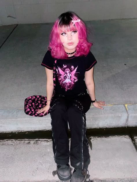 Colourful Goth Outfit, Pretty Emo Outfits, Pink And Black Alt Outfit, Black And Pink Aesthetic Outfit, Grunge Pink Outfit, Pink Alt Outfits, Pink Hair Outfits, Pink Emo Outfits, Pink Goth Outfits