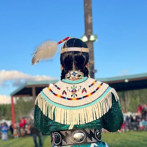 Martina Aginas on Instagram: "It was another great weekend 🤍✨ My family and I had a good time at Driftpile #powwow" Old Style Fancy Shawl Regalia, Beadwork Outfit, Fancy Shawl Dancer, Princess Dress Ideas, Jingle Dress Regalia, Shawl Dancer, Fancy Shawl Regalia, Regalia Beadwork, Powwow Outfits