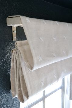 Bay Window Diy, Window Coverings Diy, Roman Blinds Diy, Diy Window Shades, Diy Roman Shades, Roman Curtains, House Ranch, Diy Window Treatments, House Simple