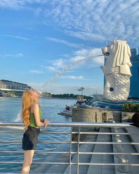 Singapore Moodboard, Singapore Poses, Singapore Aesthetic, Singapore View, Merlion Singapore, Singapore Outfit, Travel Video Ideas, Singapore Photography, Asia Travel Outfit