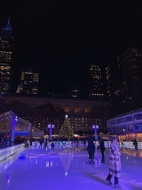 Bryant Park Ice Skating, Ice Skating Rink Outdoor, Skating Aesthetic Ice, Winter Wonderland Aesthetic London, Ice Skating Rink Aesthetic, Ice Skating Background, Ice Skating London, Outdoor Ice Rink, Ice Skating Date