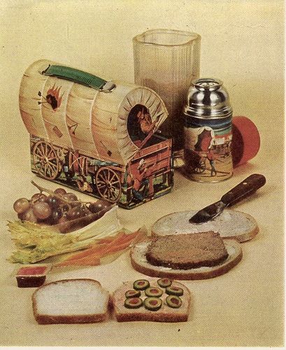 Indian Lunch Box, Domestic Bliss, School Lunch Box, Lunch Room, Retro Ads, Meal Suggestions, School Lunches, Retro Recipes, Life Pictures