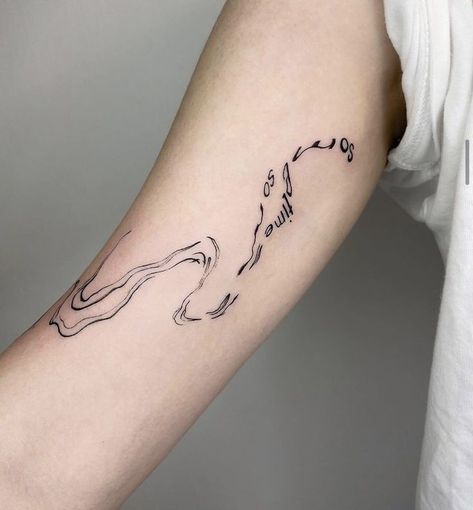 Tattoo Design Arm, Minimalist Tattoo Design, Popular Tattoo Designs, Graphic Tattoo, Small Matching Tattoos, Perfect Tattoo, Black Ink Tattoos, Abstract Tattoo, Tattoo Trends