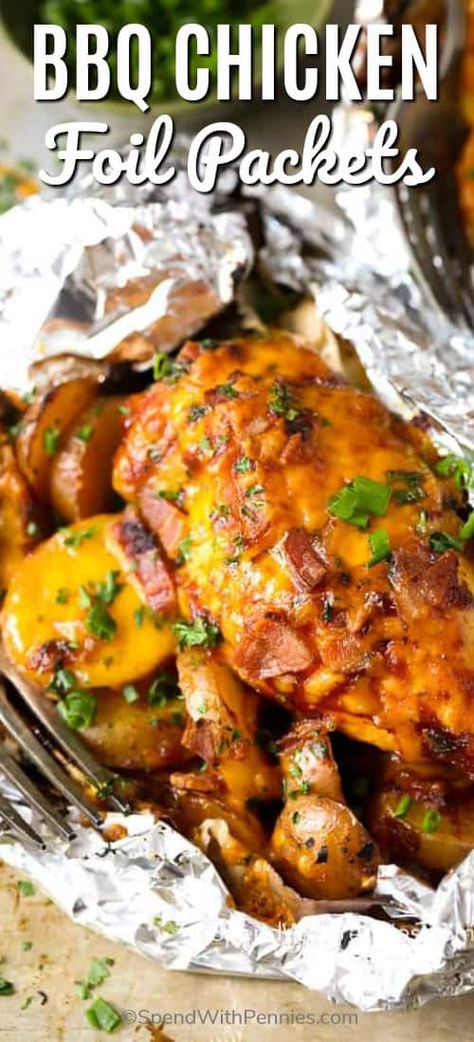 Barbecue Chicken Foil Packets are a fun and easy dinner recipe that the whole family will love. #spendwithpennies #chickenrecipe #foilpackets #easydinner #grilledchicken #withpotatoes #simpledinner #withcheese #withbacon Grilled Foil Packets, Chicken Foil Packets, Foil Pack Dinners, Foil Packet Dinners, Foil Pack Meals, Foil Dinners, Foil Packet Meals, Foil Packet, Easy Camping Meals