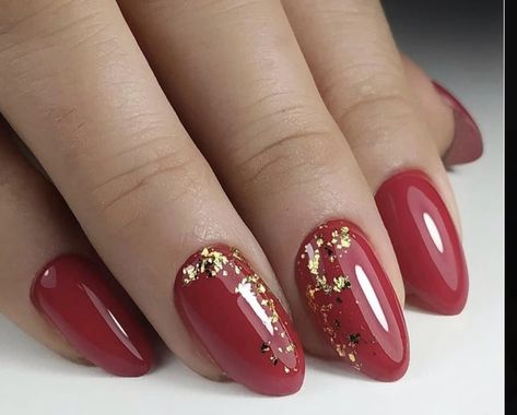 Red And Gold Swirl Nails, Christmas Red And Gold Nails, Red Gold Nail Art, Red And Gold Almond Nails, Maroon Gold Nails, Nail Art Red And Gold, Red And Golden Nails, Fancy Red Nails, Christmas Nails Red And Gold