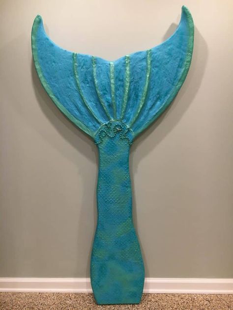 Mermaid Tail Decoration, Paper Mache Mermaid, Paper Mache Crafts For Kids, Diy Mermaid Tail, Disney Prom, Under The Sea Decorations, Peter Pan Party, Mermaid Sculpture, Large Mermaid