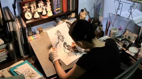 Manga Artist Desk, Emma Kaoru Mori, Manga Artist Aesthetic, Mangaka Studio, Mangaka Workspace, Kaoru Mori, Artist Workspace, Art Academia, Anime Character Names